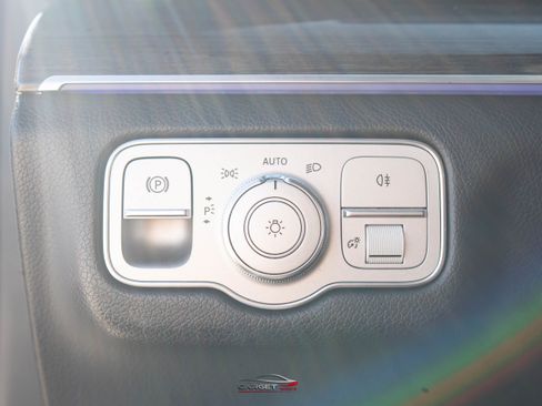 Used 2020 Mercedes-Benz GLE 350 4MATIC w/ Premium Package image 38