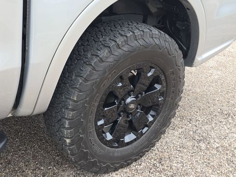 Used 2019 Ford Ranger Lariat w/ Black Appearance Package image 10