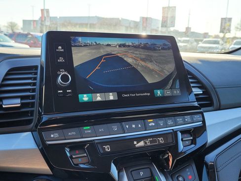 New 2026 Honda Odyssey Touring image 11