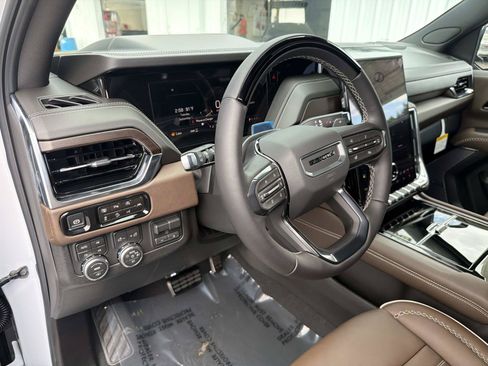 New 2026 GMC Yukon Denali Ultimate AWD/4WD image 21