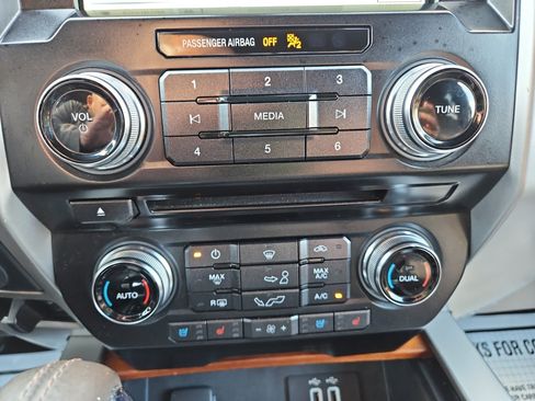 Used 2016 Ford F150 King Ranch w/ Equipment Group 601A Luxury image 28