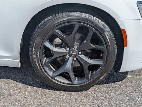 Used 2023 Chrysler 300 Touring w/ Sport Appearance Package image 12
