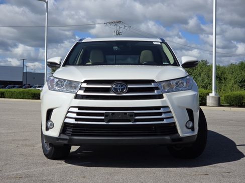Used 2019 Toyota Highlander XLE AWD/4WD image 14