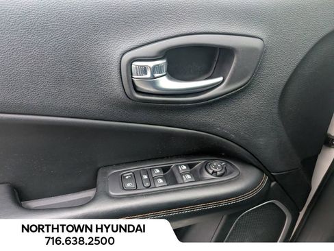 Used 2019 Jeep Compass Latitude image 29