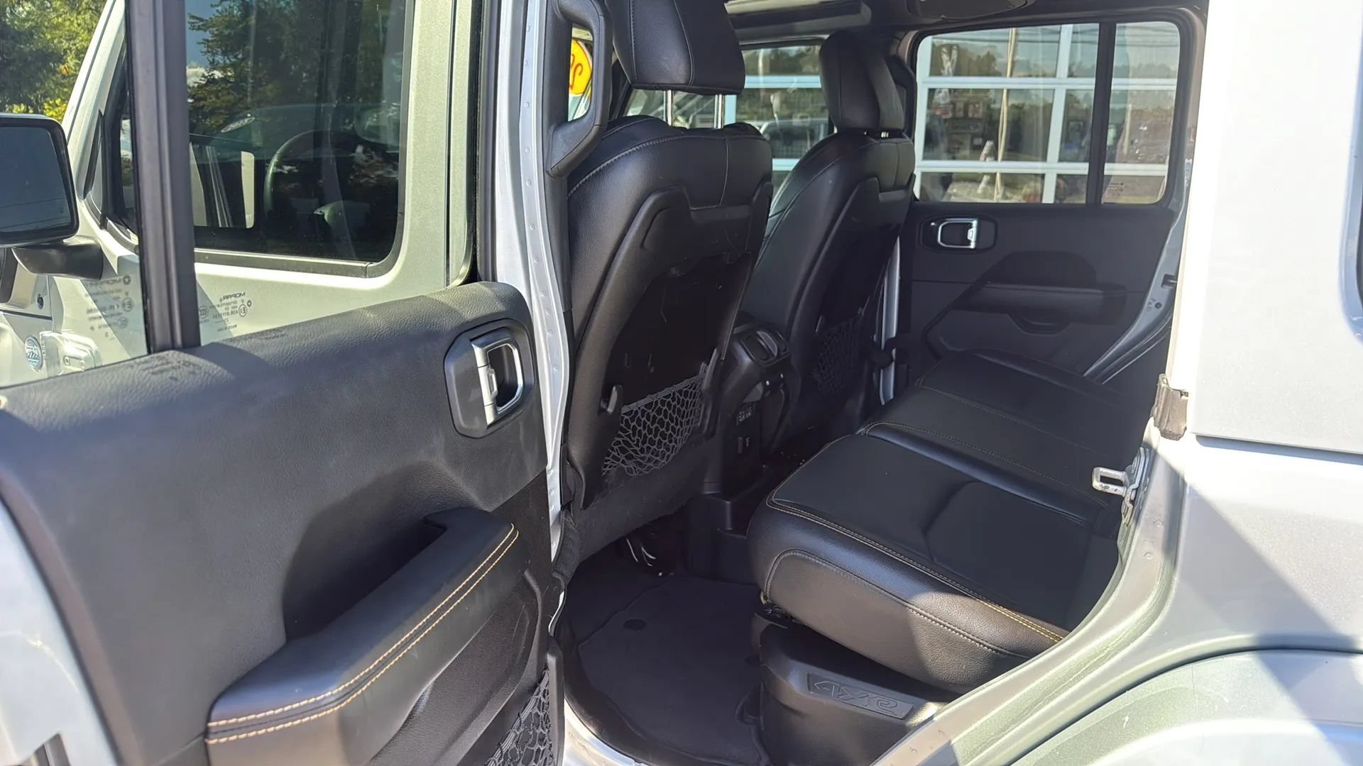 Used 2024 Jeep Wrangler Unlimited Sahara w/ Technology Group AWD/4WD image 42