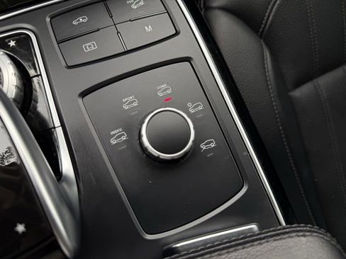 Used 2018 Mercedes-Benz GLS 450 4MATIC image 25