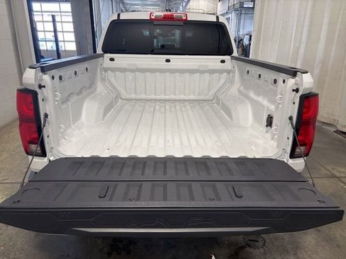 Used 2024 Chevrolet Colorado LT w/ LT Convenience Package III RWD image 39
