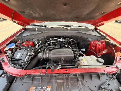 Used 2022 Ford Explorer XLT w/ Equipment Group 202A AWD/4WD image 11