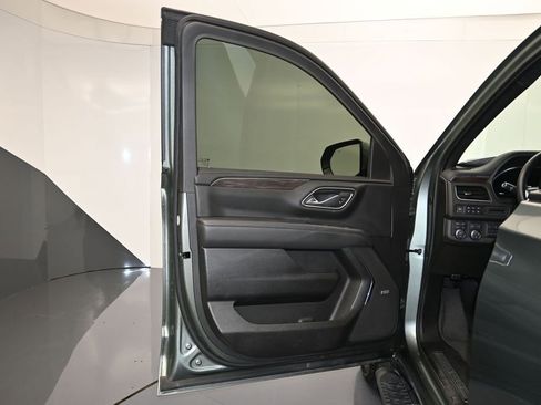 Used 2023 Chevrolet Tahoe Z71 w/ Z71 Off-Road Package AWD/4WD image 10