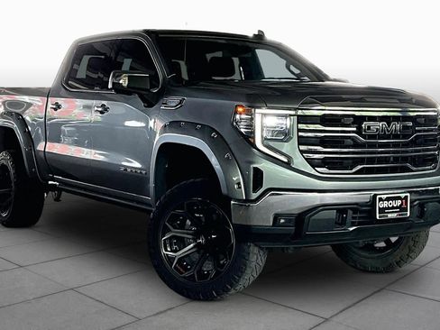 Used 2023 GMC Sierra 1500 SLT AWD/4WD image 2