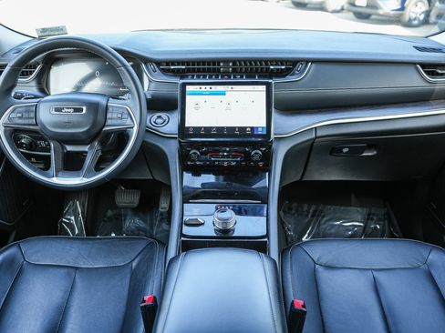 Used 2023 Jeep Grand Cherokee L Limited image 12