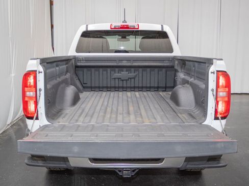 Used 2022 Chevrolet Colorado W/T w/ WT Convenience Package AWD/4WD image 4