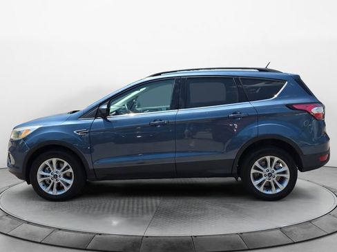 Used 2018 Ford Escape SE w/ Ford Safe & Smart Package AWD/4WD image 2