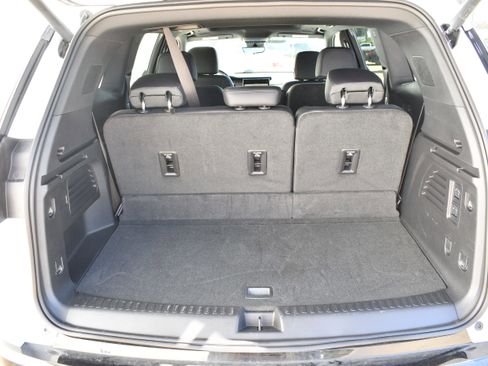 Used 2025 GMC Acadia Denali w/ Super Cruise Package image 7