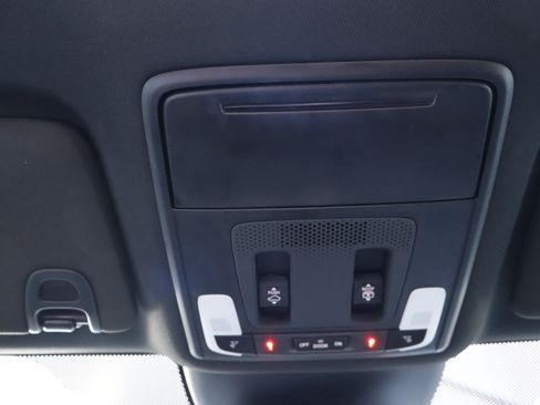 Used 2025 Honda Pilot Black Edition image 45