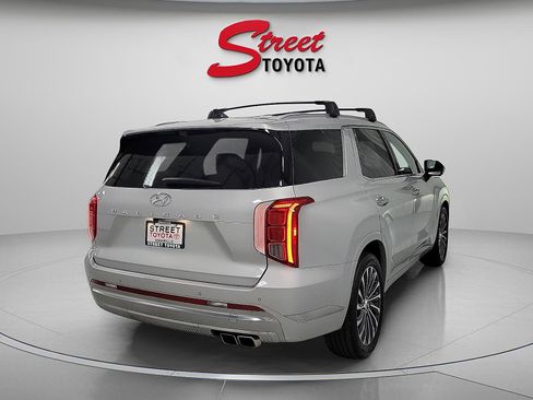 Used 2024 Hyundai Palisade Calligraphy image 4