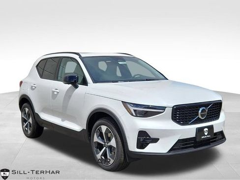 Certified 2026 Volvo XC40 B5 Plus w/ Protection Package Premier AWD/4WD image 1