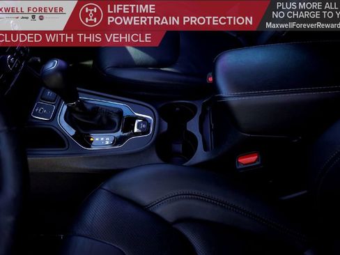 Used 2019 Jeep Cherokee Limited image 10