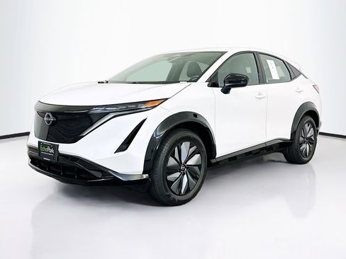 Used 2024 Nissan Ariya AWD image 3