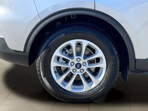 Used 2022 Ford Escape SE w/ Cold Weather Package image 40