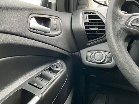 Used 2018 Ford Escape SE image 22