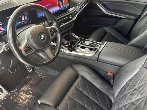 Used 2024 BMW X7 xDrive40i w/ M Sport Package AWD/4WD image 4