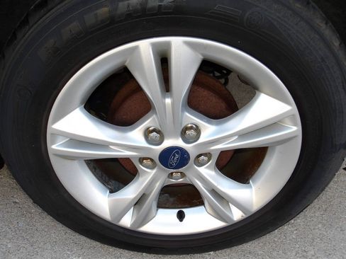 Used 2014 Ford Focus SE FWD image 40