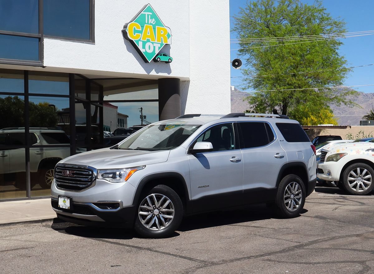 Used 2018 GMC Acadia SLE w/ Driver Alert Package I FWD image 3