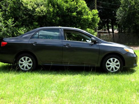 Used 2013 Toyota Corolla S Special Edition image 5