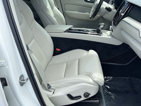 Used 2021 Volvo XC60 T5 Inscription w/ Protection Package FWD image 26