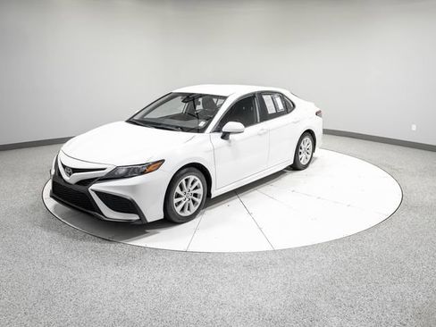 Used 2021 Toyota Camry SE AWD/4WD image 32