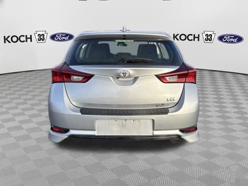 Used 2018 Toyota Corolla iM image 6