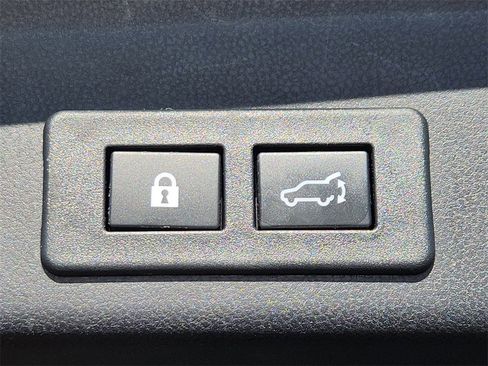 Used 2021 Subaru Ascent Limited w/ Technology Package image 25