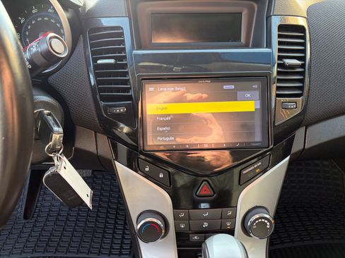 Used 2013 Chevrolet Cruze LT image 15