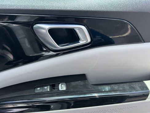 Certified 2024 Kia Carnival EX FWD image 37