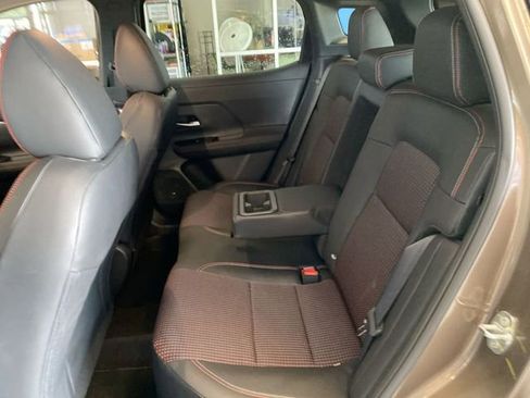 Used 2025 Nissan Kicks SR AWD/4WD image 21