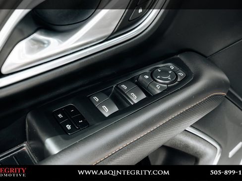 Used 2024 GMC Yukon XL AT4 AWD/4WD image 20