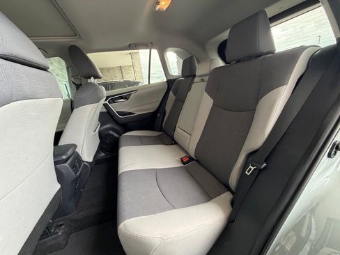 Used 2019 Toyota RAV4 XLE w/ Convenience Package FWD image 24