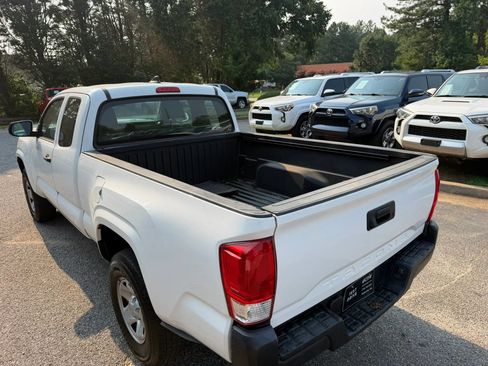 Used 2016 Toyota Tacoma SR RWD image 7