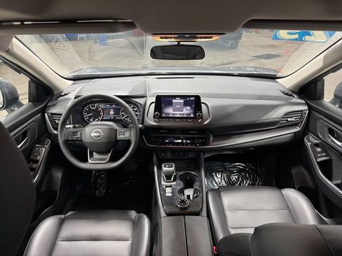 Used 2025 Nissan Rogue SV w/ SV Premium Package AWD/4WD image 15