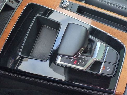 Used 2022 Audi Q5 2.0T Premium Plus image 11