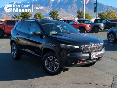 Used 2019 Jeep Cherokee Trailhawk image 1