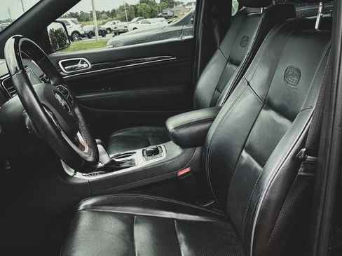 Used 2019 Jeep Grand Cherokee Overland w/ Interior Metal Package AWD/4WD image 22