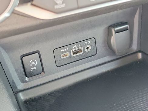 Certified 2025 Nissan Sentra SR FWD image 29
