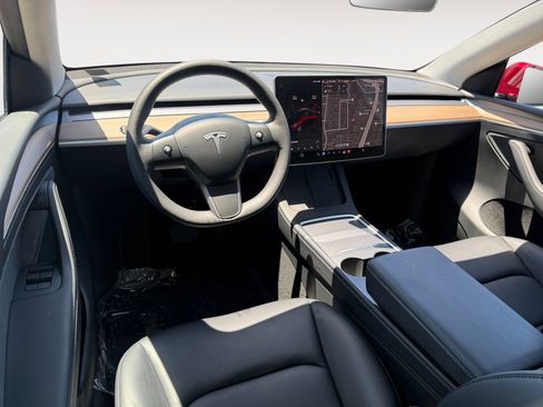 Used 2024 Tesla Model Y Long Range AWD/4WD image 15