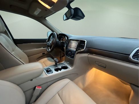 Used 2014 Jeep Grand Cherokee Overland w/ Advanced Technology Group image 37