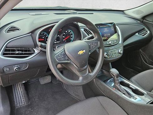 Used 2025 Chevrolet Malibu LT FWD image 10