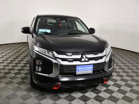 Used 2023 Mitsubishi Outlander Sport SE AWD/4WD image 3