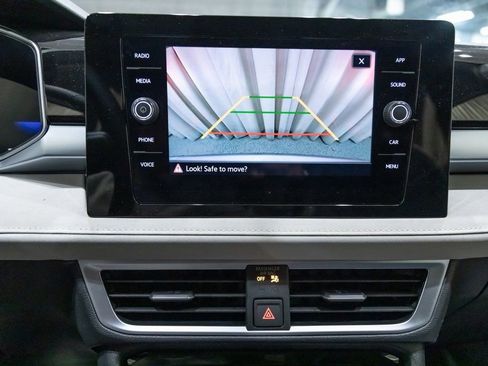 New 2026 Volkswagen Taos SE image 22