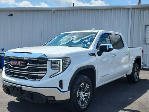 Used 2026 GMC Sierra 1500 SLT AWD/4WD image 1